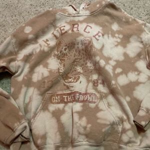 Buckle Sweatshirt Size Medium